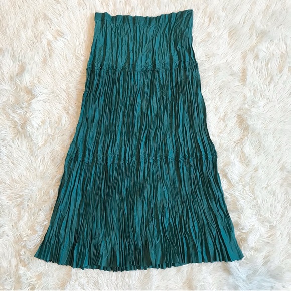 Anthropologie Dresses & Skirts - Anthropologie Snak 100% Silk Crinkle Skirt Teal Size 4
